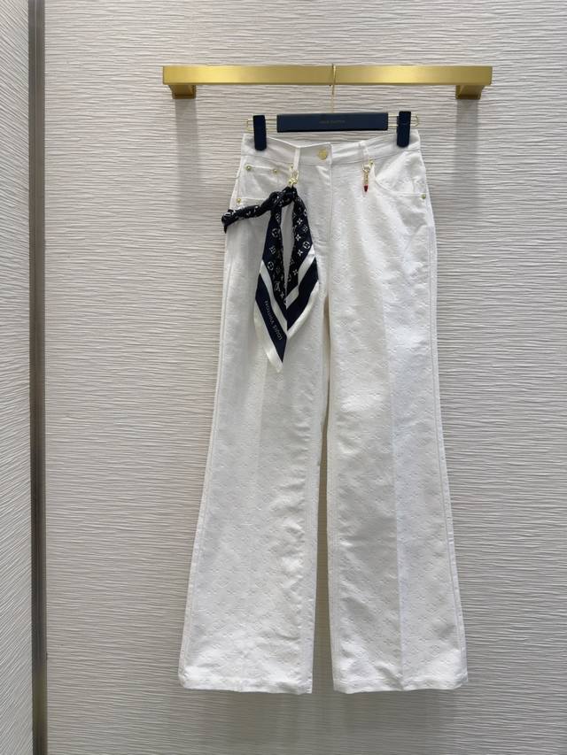 Louis Vuitto* 2025Ss new trousers from the full collection. The sculpted silhoue