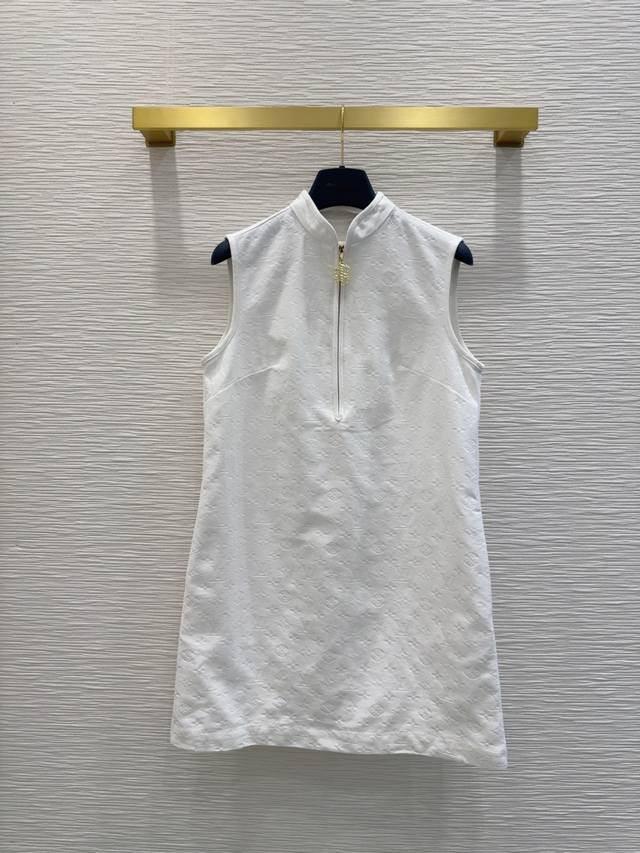 Louis Vuitto* 2025Ss new vest dress from the full collection. The 3D cut and met