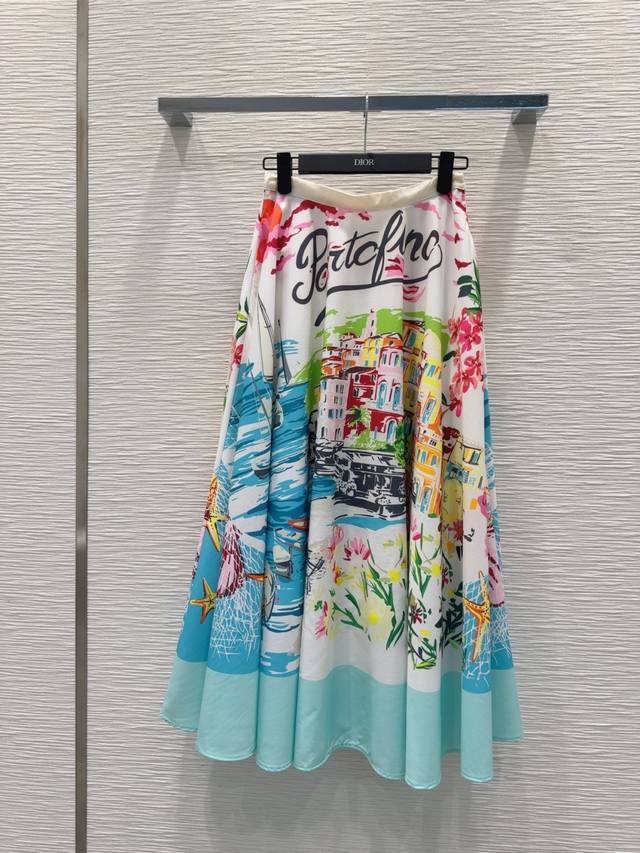 Christian Dio's new 2025Ss skirt is stylish, understated, and luxurious! The ver