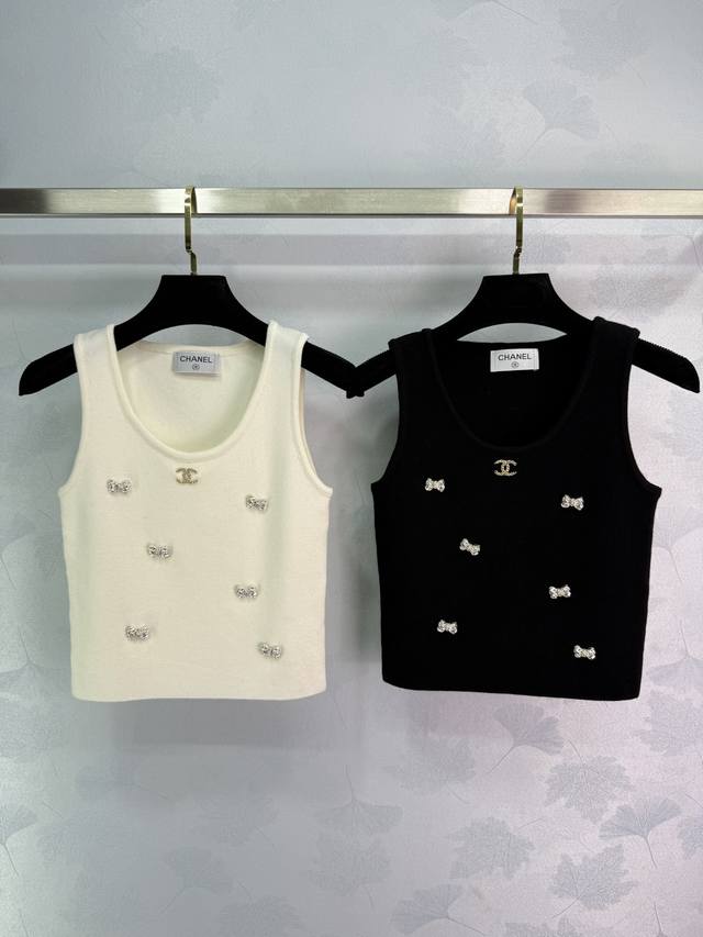 Ch*2025 new knitted vest with hand-beaded bow decoration on the chest and double