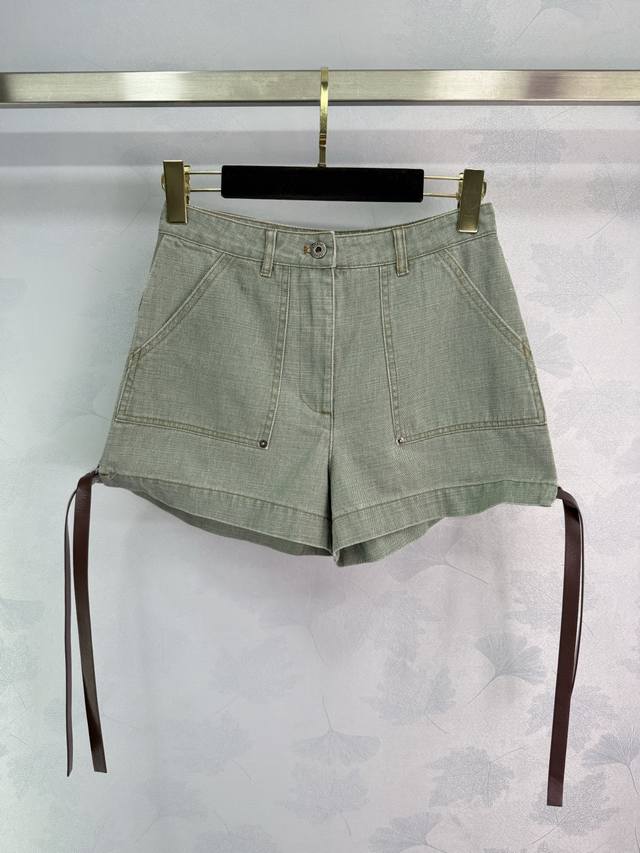 Loe*2025Ss latest collection of denim shorts. Understated luxury, three-dimensio