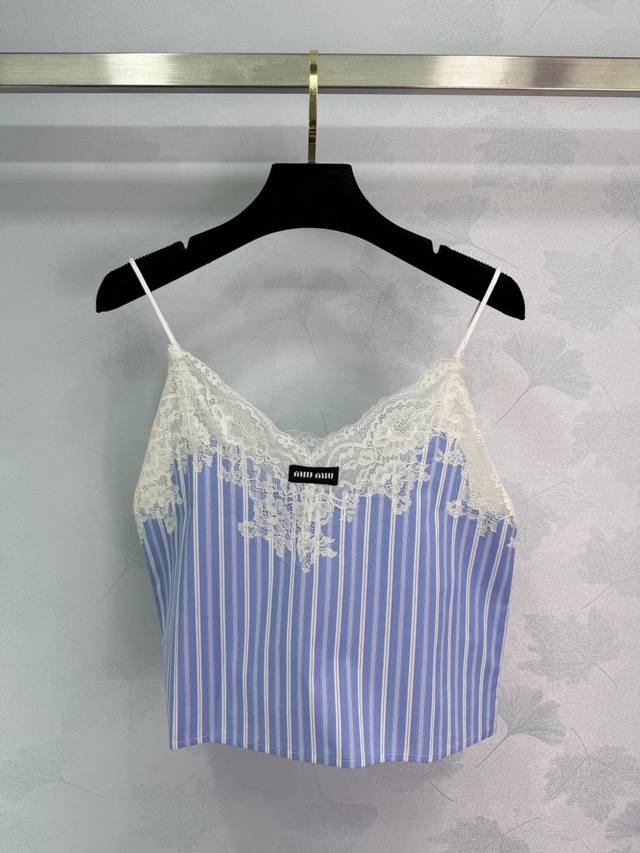 Miu*2025 Fall New Lace Striped Camisole. The lace trim on the chest is incredibl