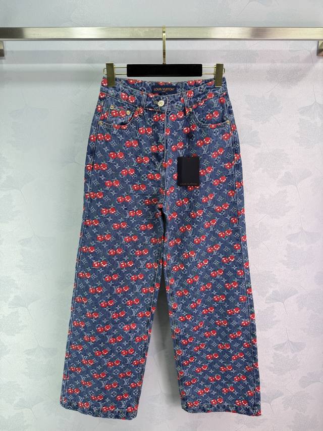 Lou*'s 2025 new custom denim trousers are made of YB cotton twill, enzyme-washed