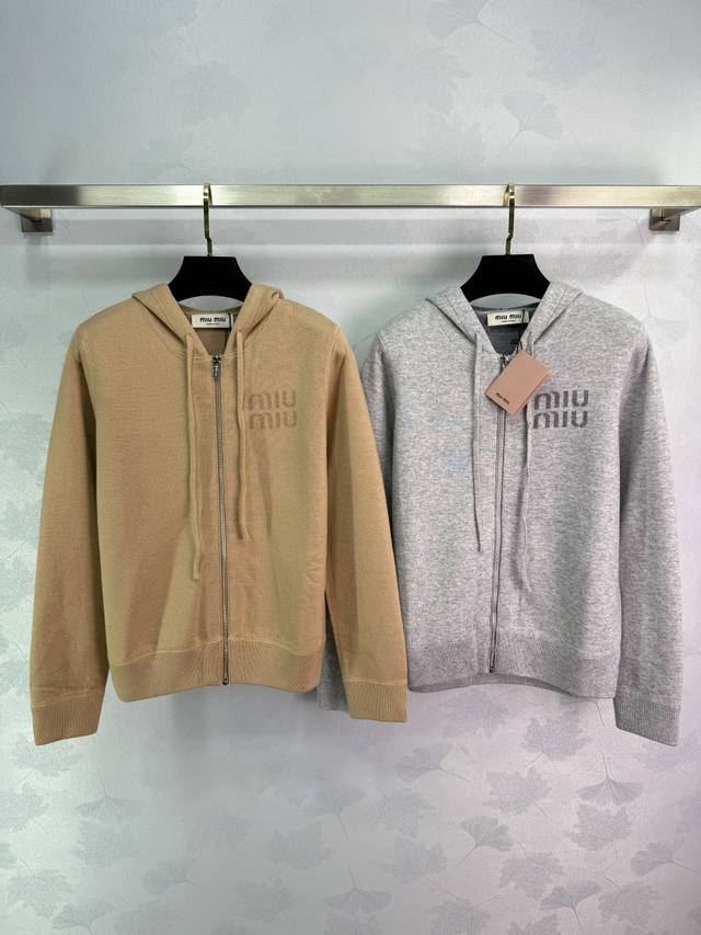 Miu*25 new knitted hooded zippered long-sleeved cardigan with classic logo patte