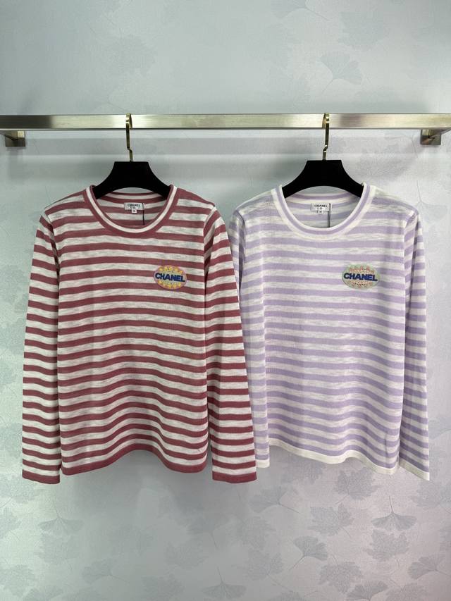 Ch*2025 Early Fall new striped long-sleeved sweater. The logo badge on the chest