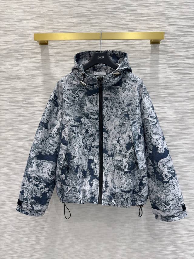 31cm, Center Back Length 61cm. S trousers: Waist 66cm, Seat 100cm, Pants Length