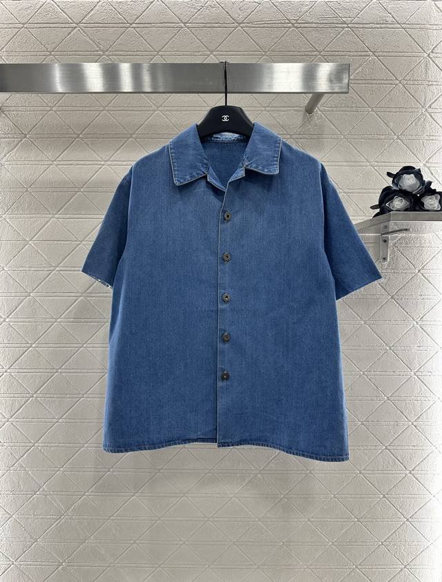 Loew*2025 new arrivals. Custom denim raw-edge shirt and skirt set. Made of Yb tw