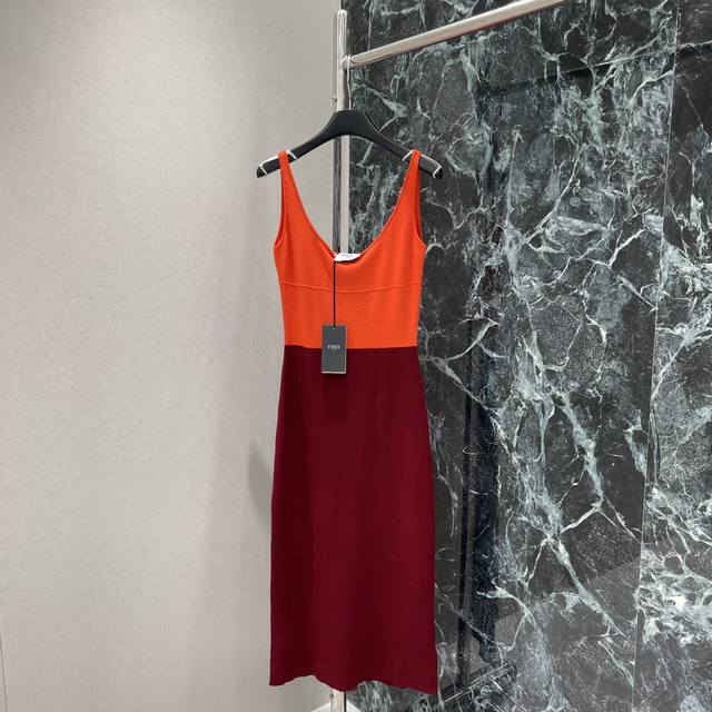 Fd 25 early autumn new contrast color stitching suspender skirt hem slit design