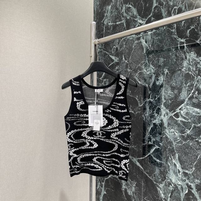 Chanel 25 early autumn new knitted vest with all-over printed pattern, very styl