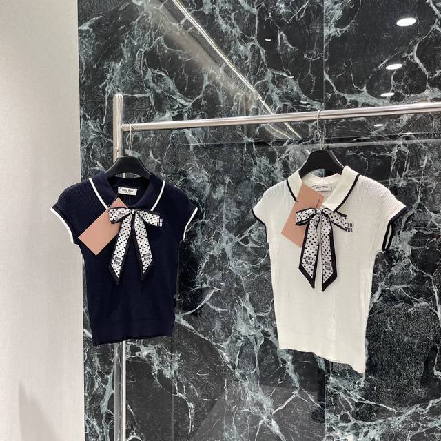 Miu 25 Early Autumn new bow tie lapel knit short sleeve collar cuffs stripes con