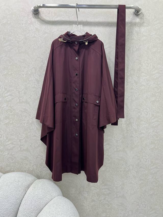Brunello Cucinell* 25 new cape-style long coat. Bc brand maintains a minimalist
