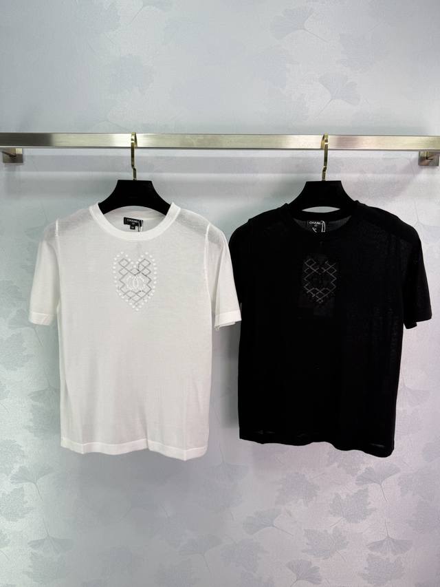 Chane*25 new round-neck short-sleeved knit top! The chest embroidery design make