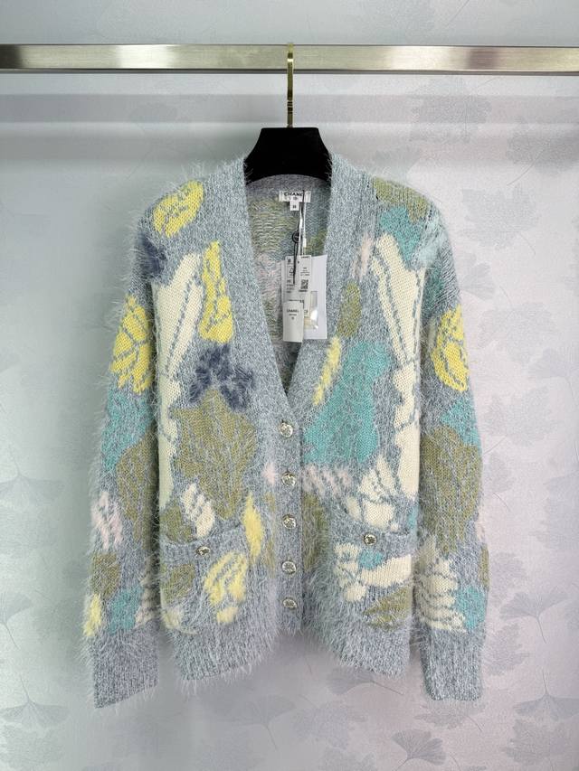 Chane*2025 new arrivals. Heavy-duty mohair cardigan + skirt set. Customized Yb s