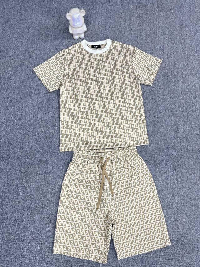 Top and Pants: Top Version, Different from Currency. Fendi's 2025 Spring/Summer