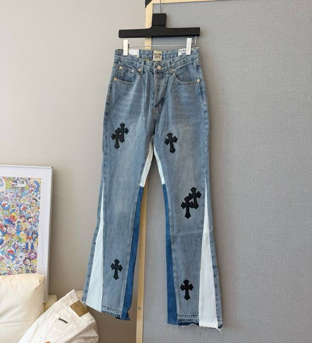 Style: D326. Gallery Dept & Chrome Hearts collaboration cross-stitched loose-fit