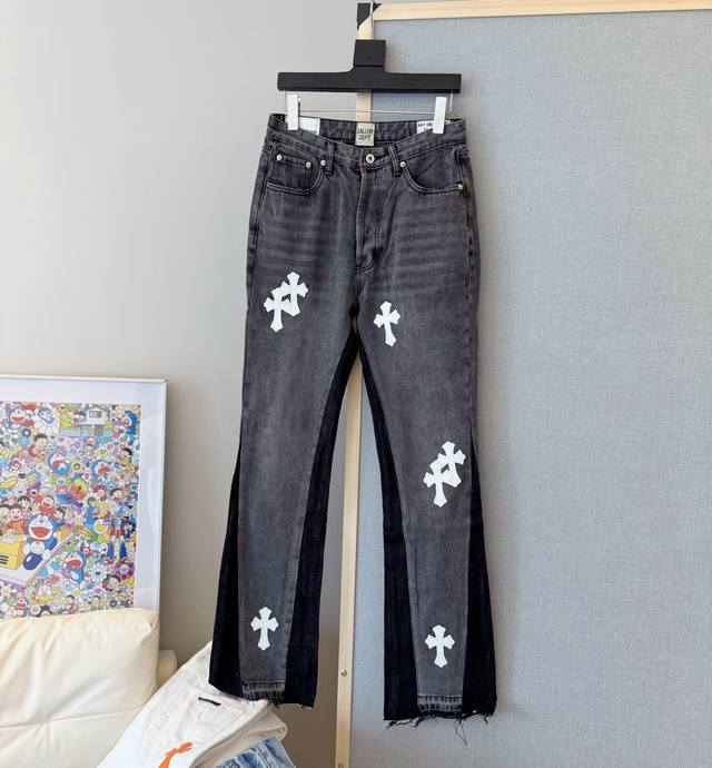 Style: D325. Gallery Dept & Chrome Hearts collaboration cross-stitched loose-fit