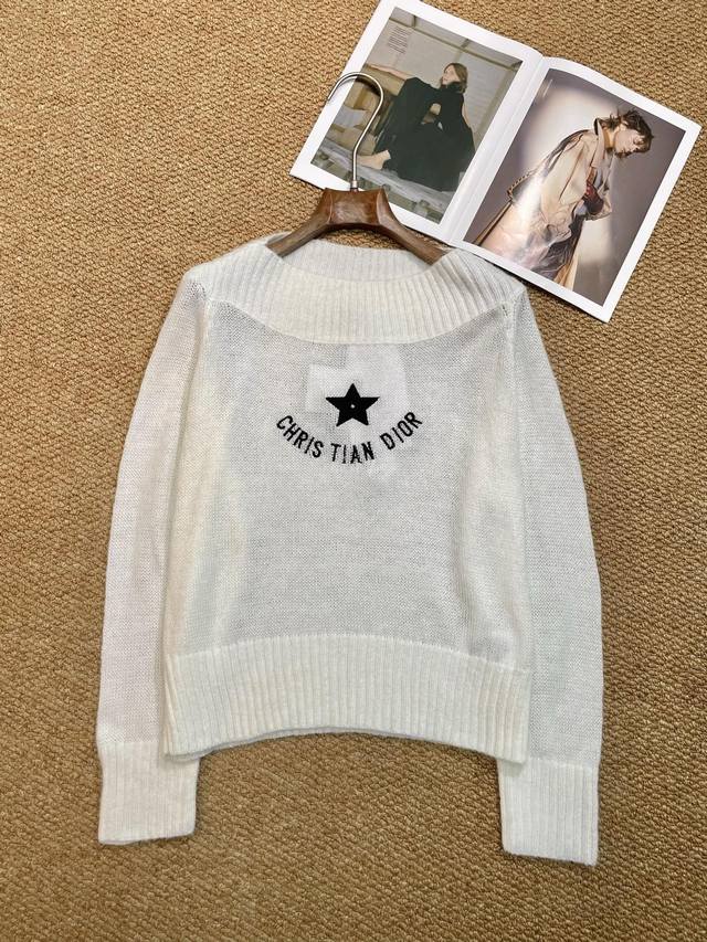 Dior's new knitted sweatshirt, loose-fitting and casual, instantly becomes a mis