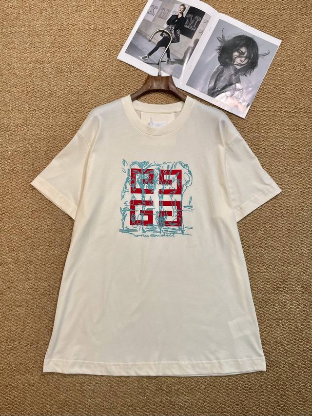 Givenchy's new T-shirt features a stylish print that exudes streetwear flair. Th