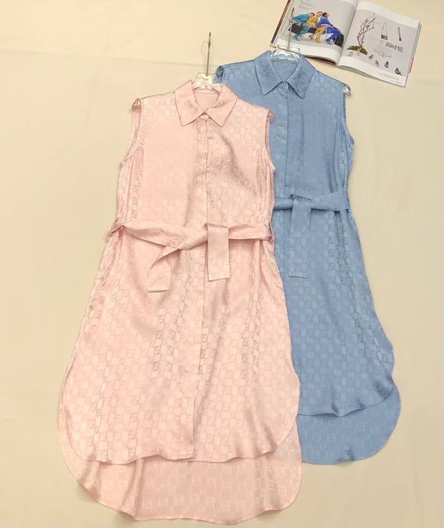 F4 jacquard sleeveless dress design highlights the body curve, lengthens the per