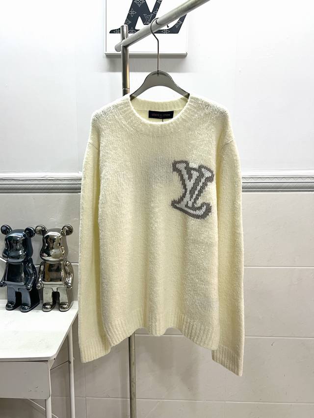 Style No. R059 Louis Vuitton's new mirrored letter logo intarsia knitted sweater