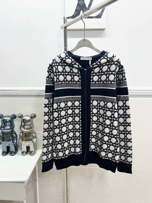 Style R042Dior Raglan Check Double-Sided Cashmere Hooded Cardigan JacketClassic
