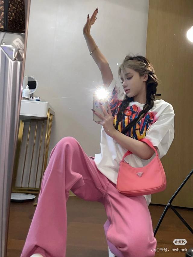 Style: Hmy100 Model Consultation Image Group Lv Louis Vuitton flame letter short
