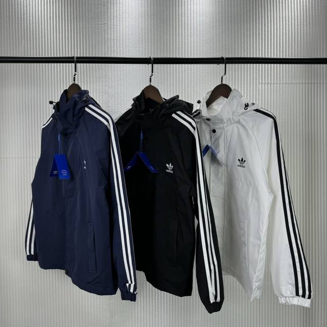 A31 Adidas Trefoil Outdoor Sports Windbreaker Jacket: A windbreaker that's both