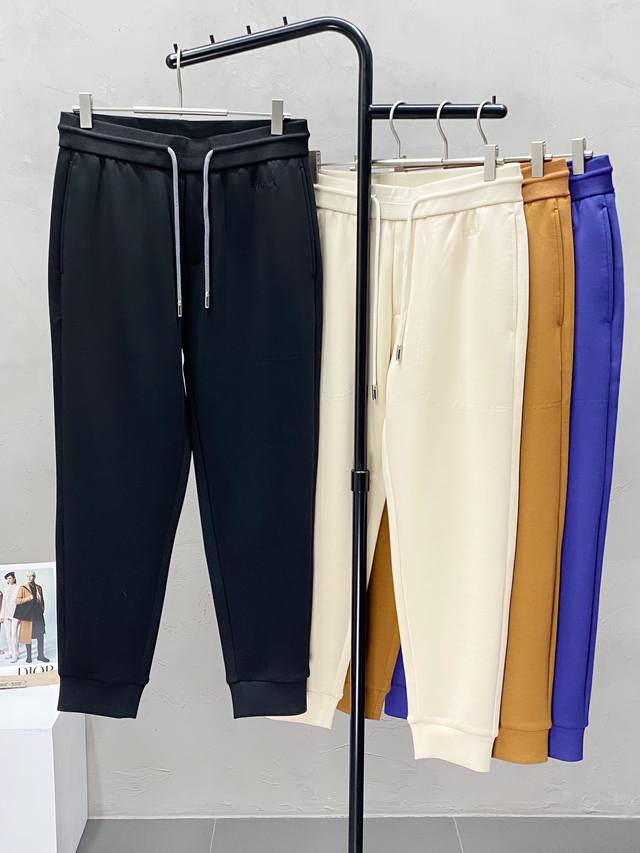 Zegna exclusive, new high-end version of the cropped casual pants! Made with bre