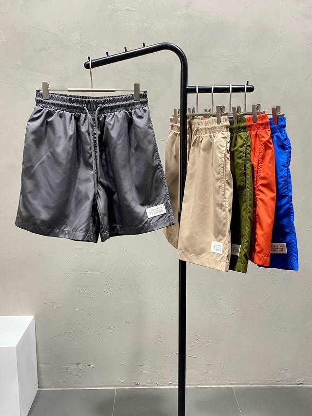 Madison Margiela Mm6 exclusive new high-end casual shorts! Made with breathable
