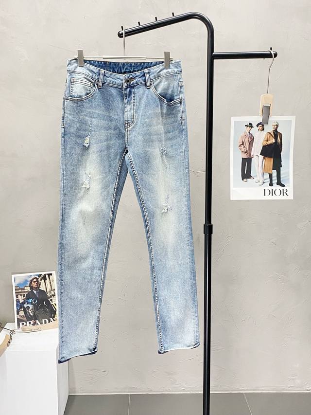 Valentino exclusive new high-end casual jeans! Breathable and comfortable fabric