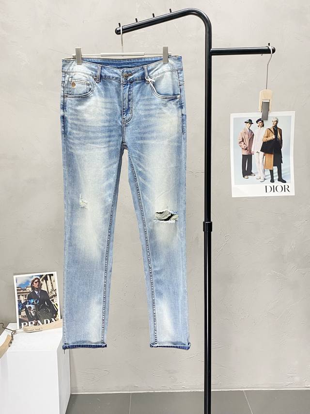 Burberry exclusive new high-end casual jeans! Breathable and comfortable fabric,