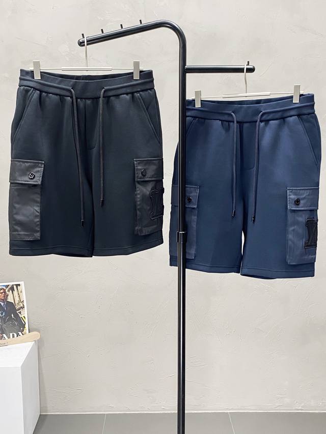 Louis Vuitton exclusive, new high-end casual shorts! Made with breathable and co