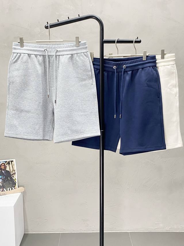 Moncler exclusive, high-end version of the new casual shorts! Made with breathab