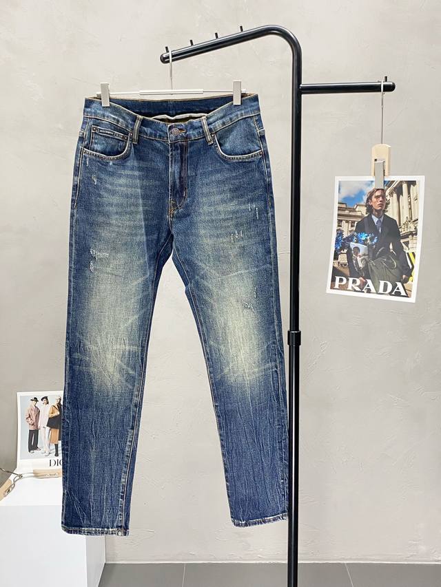 Exclusive new Dolce & Gabbana casual jeans, a high-end version! Made with breath