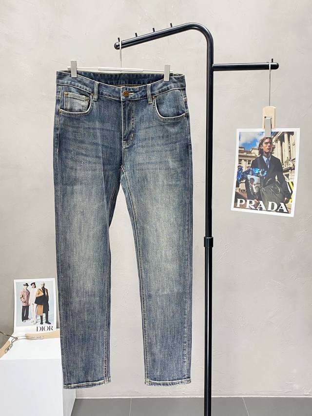 Louis Vuitton exclusive new casual jeans, high-end version! Breathable and comfo