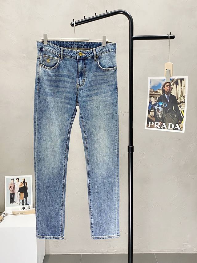 Louis Vuitton exclusive new casual jeans, high-end version! Breathable and comfo