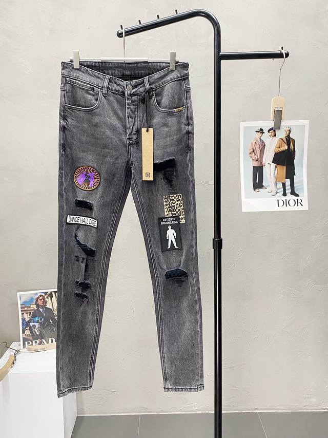 Exclusively for Ksubi , these new, high-end casual jeans are available! Made wit