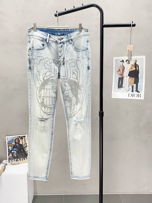 Exclusive to Ksubi, these new, high-end casual jeans are available! Made with br