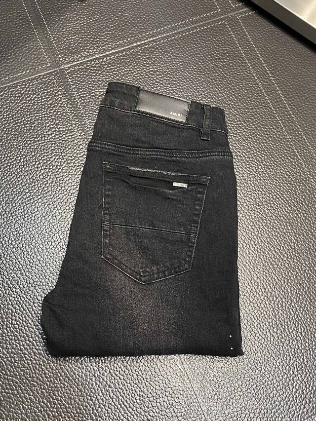 Amiri exclusive new slim-fit straight jeans, a premium version! Made with breath