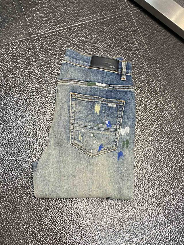 Amiri exclusive new slim-fit straight jeans, a premium version! Made with breath