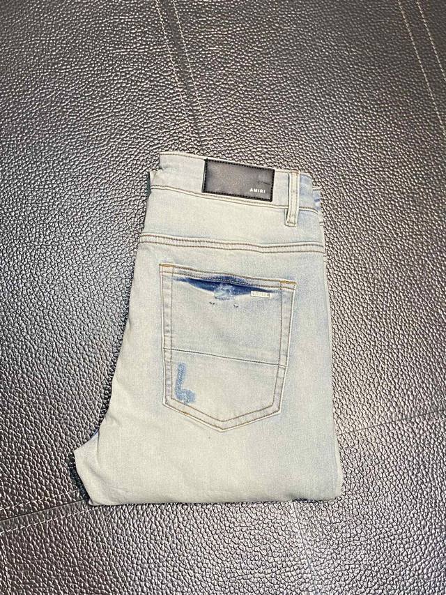 Amiri exclusive new slim-fit straight jeans, a premium version! Made with breath