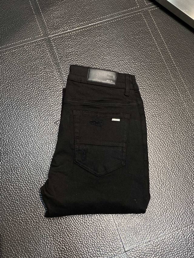 Amiri exclusive new slim-fit straight jeans, a premium version! Made with breath