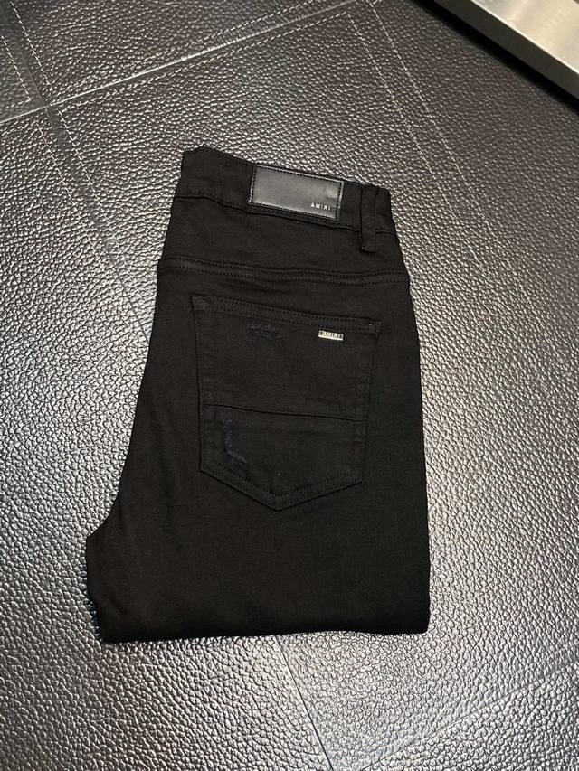 Amiri exclusive new slim-fit straight jeans, a premium version! Made with breath