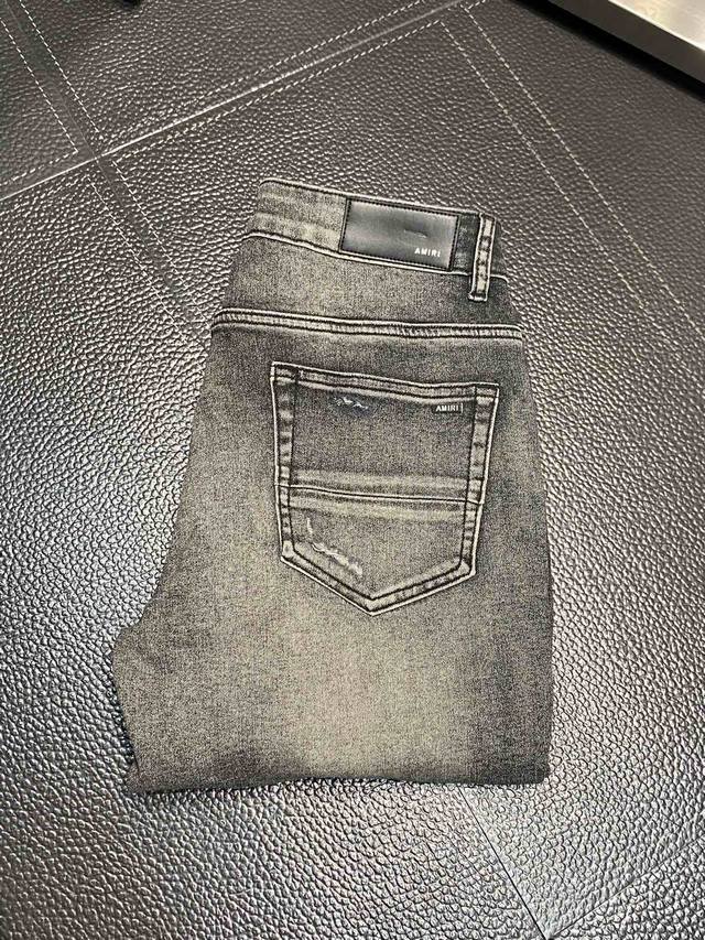 Amiri exclusive new slim-fit straight jeans, a premium version! Made with breath