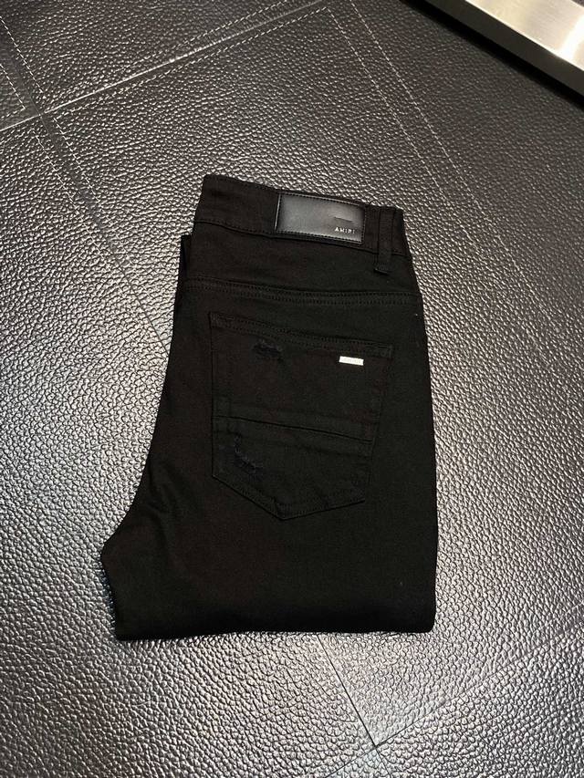 Amiri exclusive new slim-fit straight jeans, a premium version! Made with breath