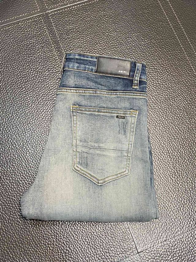 Amiri exclusive new slim-fit straight jeans, a premium version! Made with breath