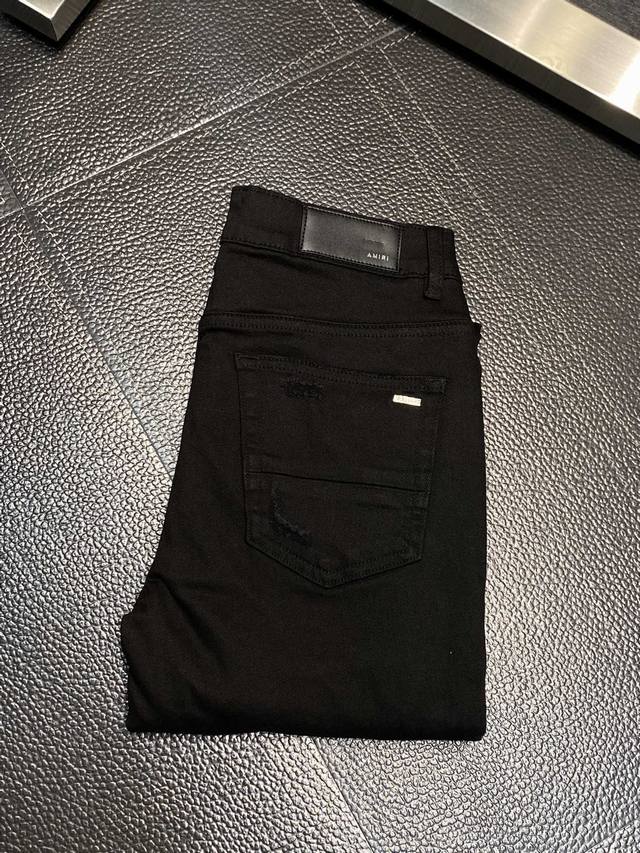Amiri exclusive new slim-fit straight jeans, a premium version! Made with breath