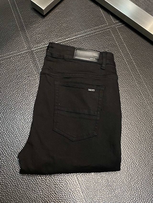 Amiri exclusive new slim-fit straight jeans, a premium version! Made with breath