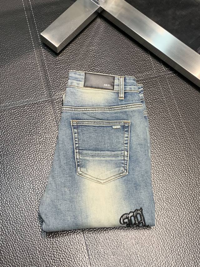 Amiri exclusive new slim-fit straight jeans, a premium version! Made with breath