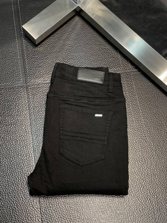 Amiri exclusive new slim-fit straight jeans, a premium version! Made with breath